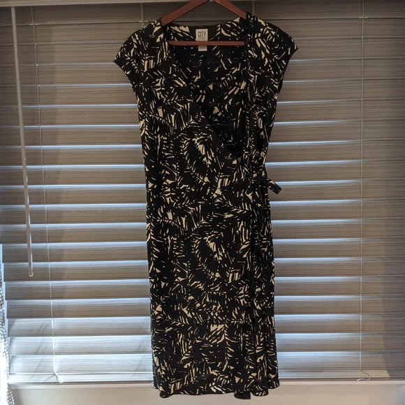 7. City DKNY Black White Wrap Dress Midi Medium - Picture 3 of 7